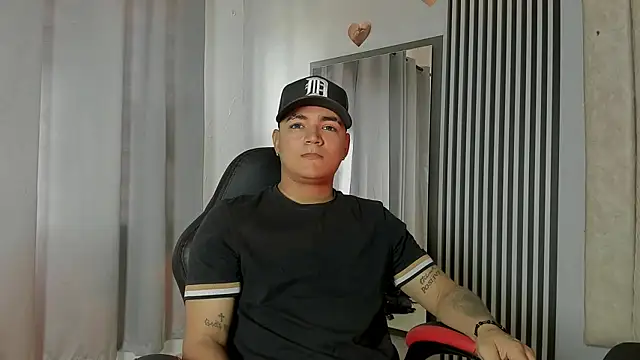 Snapshot of dante_jonss chatting on 12/17/25, 08:47 dante jonss online show from 12/17/25, 08:47