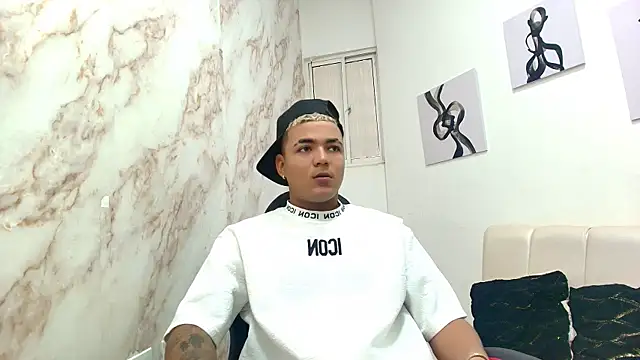 Snapshot of dante_jonss chatting on 12/18/25, 08:45 dante jonss online show from 12/18/25, 08:45