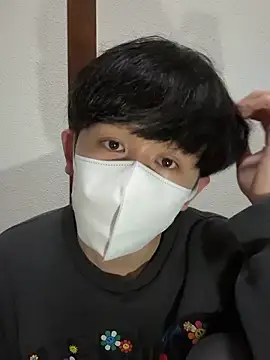 Snapshot of sola_JP chatting on 12/17/25, 12:43 sola JP online show from 12/17/25, 12:43