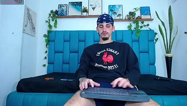 Snapshot of boy_Dirty_X chatting on 12/18/25, 07:02 boy Dirty X online show from 12/18/25, 07:02