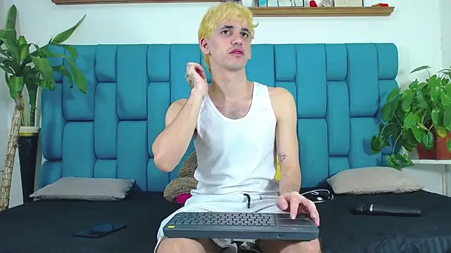 Snapshot of boy_Dirty_X chatting on 06/19/26, 05:24 boy Dirty X online show from 06/19/26, 05:24