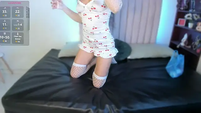 TinyCherryy online show from 12/18/25, 02:32