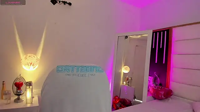 JuliMonroe19 online show from 02/12/26, 01:33