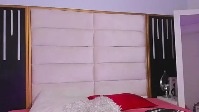 JuliMonroe19 online show from 03/11/26, 02:00