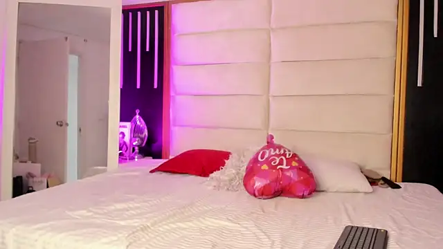 JuliMonroe19 online show from 03/03/26, 12:56