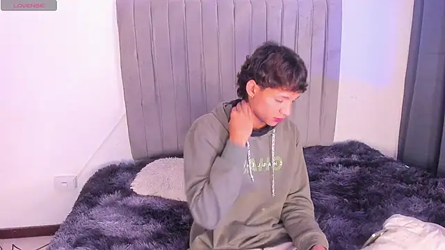 Snapshot of im_ralff chatting on 02/16/26, 08:29 im ralff online show from 02/16/26, 08:29