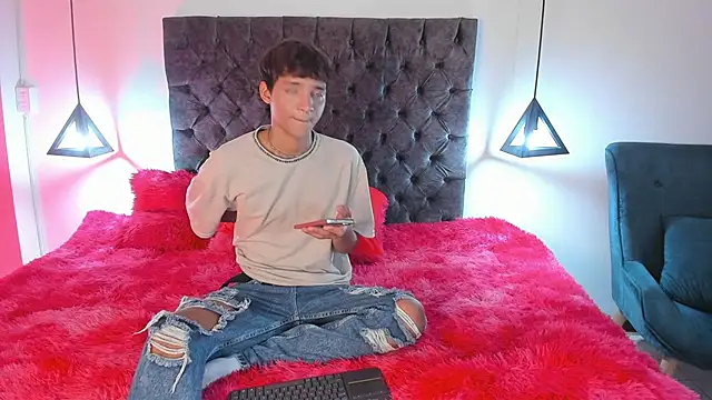 Snapshot of im_ralff chatting on 12/20/25, 07:50 im ralff online show from 12/20/25, 07:50