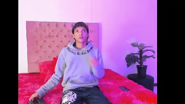 Snapshot of im_ralff chatting on 01/15/26, 08:01 im ralff online show from 01/15/26, 08:01