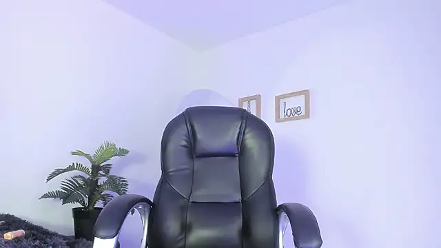 Snapshot of im_ralff chatting on 02/22/26, 08:21 im ralff online show from 02/22/26, 08:21