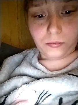 Snapshot of LusaF chatting on 12/16/25, 07:29 LusaF online show from 12/16/25, 07:29