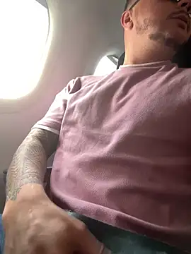 Diegohernan17 online show from 12/18/25, 09:51