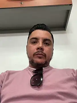 Snapshot of Diegohernan17 chatting on 03/12/26, 04:55 Diegohernan17 online show from 03/12/26, 04:55