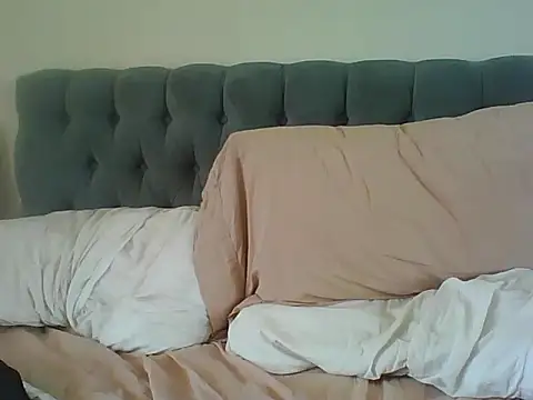 Valennight online show from 12/15/25, 10:37