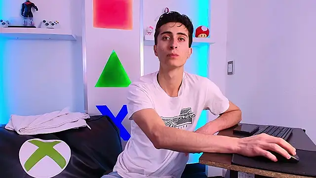 Ithan Skin online show from 02/02/26, 11:42