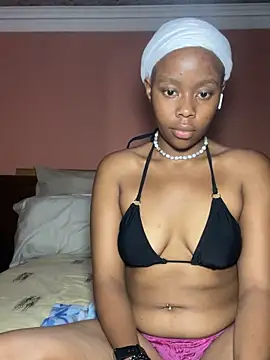 yellowjewelgirl online show from 12/17/25, 10:37