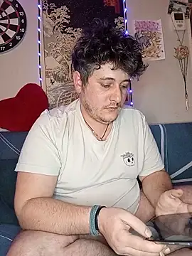 damslebambou1 online show from 12/18/25, 10:57