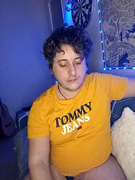 damslebambou1 online show from 02/02/26, 11:37