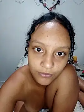 LolaAndBugs  online show from 02/06/26, 11:45