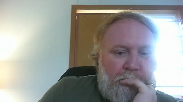 Snapshot of Ginger_Daddy chatting on 12/17/25, 06:46 Ginger Daddy online show from 12/17/25, 06:46