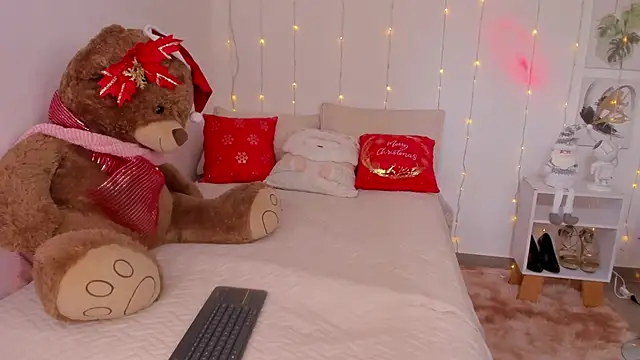 Lily Hiill7 online show from 12/17/25, 06:35