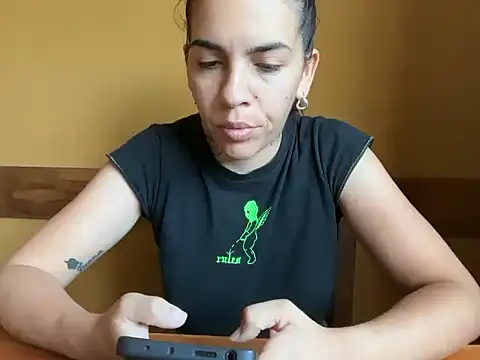 Snapshot of femdomriley chatting on 12/17/25, 12:54 femdomriley online show from 12/17/25, 12:54