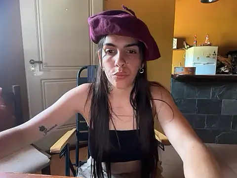 Snapshot of femdomriley chatting on 12/19/25, 03:25 femdomriley online show from 12/19/25, 03:25