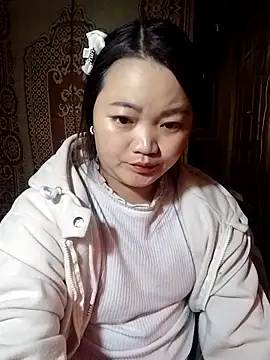 Snapshot of miluxa chatting on 12/18/25, 02:16 miluxa online show from 12/18/25, 02:16