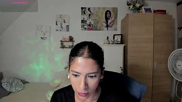 Snapshot of VEROSlen- chatting on 05/15/26, 03:59 VEROSlen- online show from 05/15/26, 03:59