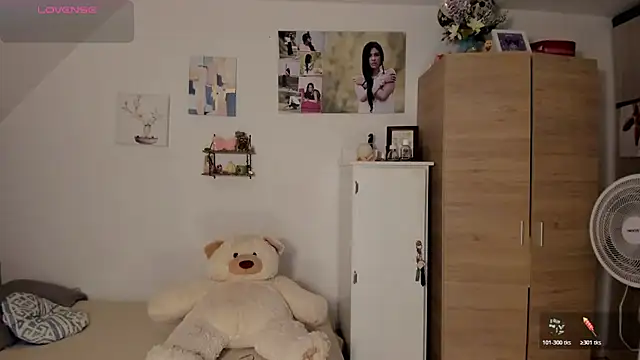 Snapshot of VEROSlen- chatting on 05/11/26, 03:41 VEROSlen- online show from 05/11/26, 03:41