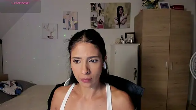 Snapshot of VEROSlen- chatting on 05/20/26, 01:57 VEROSlen- online show from 05/20/26, 01:57
