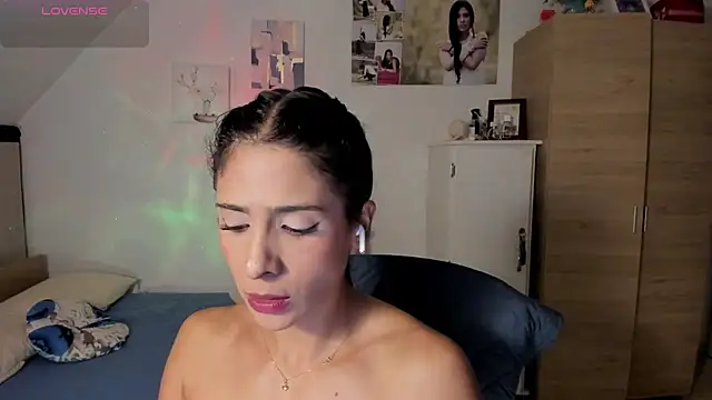 Snapshot of VEROSlen- chatting on 06/18/26, 01:37 VEROSlen- online show from 06/18/26, 01:37