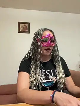 Snapshot of Rachelfrozono chatting on 12/17/25, 03:22 Rachelfrozono online show from 12/17/25, 03:22