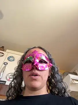 Snapshot of Rachelfrozono chatting on 12/17/25, 03:28 Rachelfrozono online show from 12/17/25, 03:28