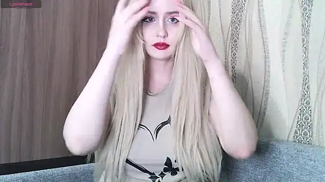 Nikki Roseana online show from 12/19/25, 07:16