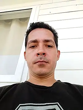 Chris hot33 online show from 12/17/25, 05:51