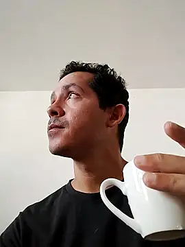 Chris hot33 online show from 12/19/25, 06:21