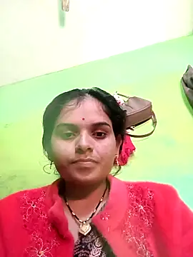 Snapshot of Uma_pande chatting on 12/18/25, 07:24 Uma pande online show from 12/18/25, 07:24