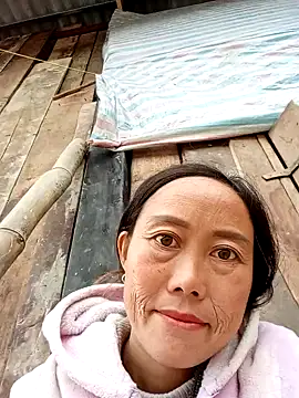 Snapshot of lemon-beo chatting on 12/17/25, 12:48 lemon-beo online show from 12/17/25, 12:48