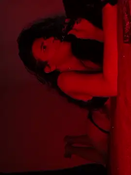 Snapshot of Hellebora chatting on 12/17/25, 07:46 Hellebora online show from 12/17/25, 07:46