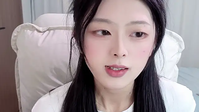 Snapshot of Koikoi___ chatting on 02/04/26, 03:23 Koikoi online show from 02/04/26, 03:23