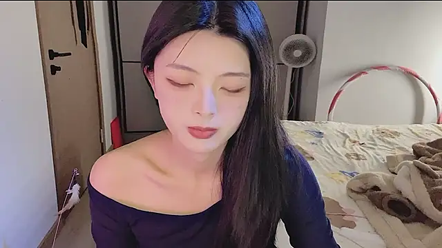 Snapshot of Koikoi___ chatting on 12/22/25, 01:44 Koikoi online show from 12/22/25, 01:44