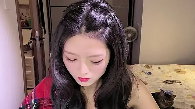 Snapshot of Koikoi___ chatting on 12/17/25, 02:11 Koikoi online show from 12/17/25, 02:11