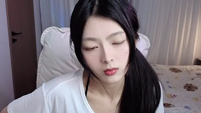 Snapshot of Koikoi___ chatting on 02/26/26, 04:23 Koikoi online show from 02/26/26, 04:23