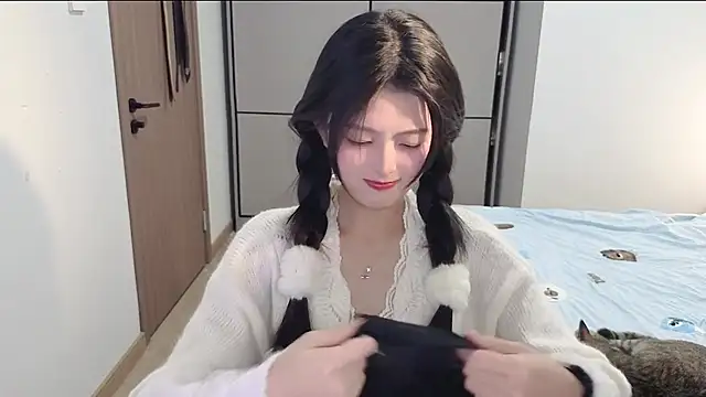 Snapshot of Koikoi___ chatting on 01/12/26, 02:02 Koikoi online show from 01/12/26, 02:02