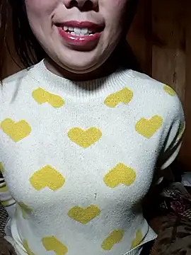 Snapshot of Chloe-ee chatting on 01/12/26, 01:07 Chloe-ee online show from 01/12/26, 01:07