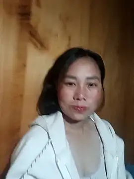 Snapshot of Chloe-ee chatting on 12/20/25, 10:23 Chloe-ee online show from 12/20/25, 10:23