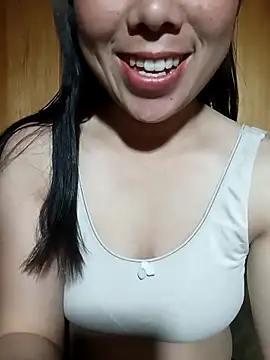 Snapshot of Chloe-ee chatting on 02/05/26, 07:32 Chloe-ee online show from 02/05/26, 07:32