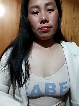 Snapshot of Chloe-ee chatting on 12/21/25, 12:18 Chloe-ee online show from 12/21/25, 12:18