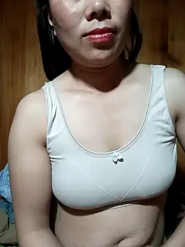 Snapshot of Chloe-ee chatting on 02/25/26, 10:42 Chloe-ee online show from 02/25/26, 10:42