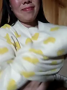 Snapshot of Chloe-ee chatting on 02/19/26, 11:23 Chloe-ee online show from 02/19/26, 11:23